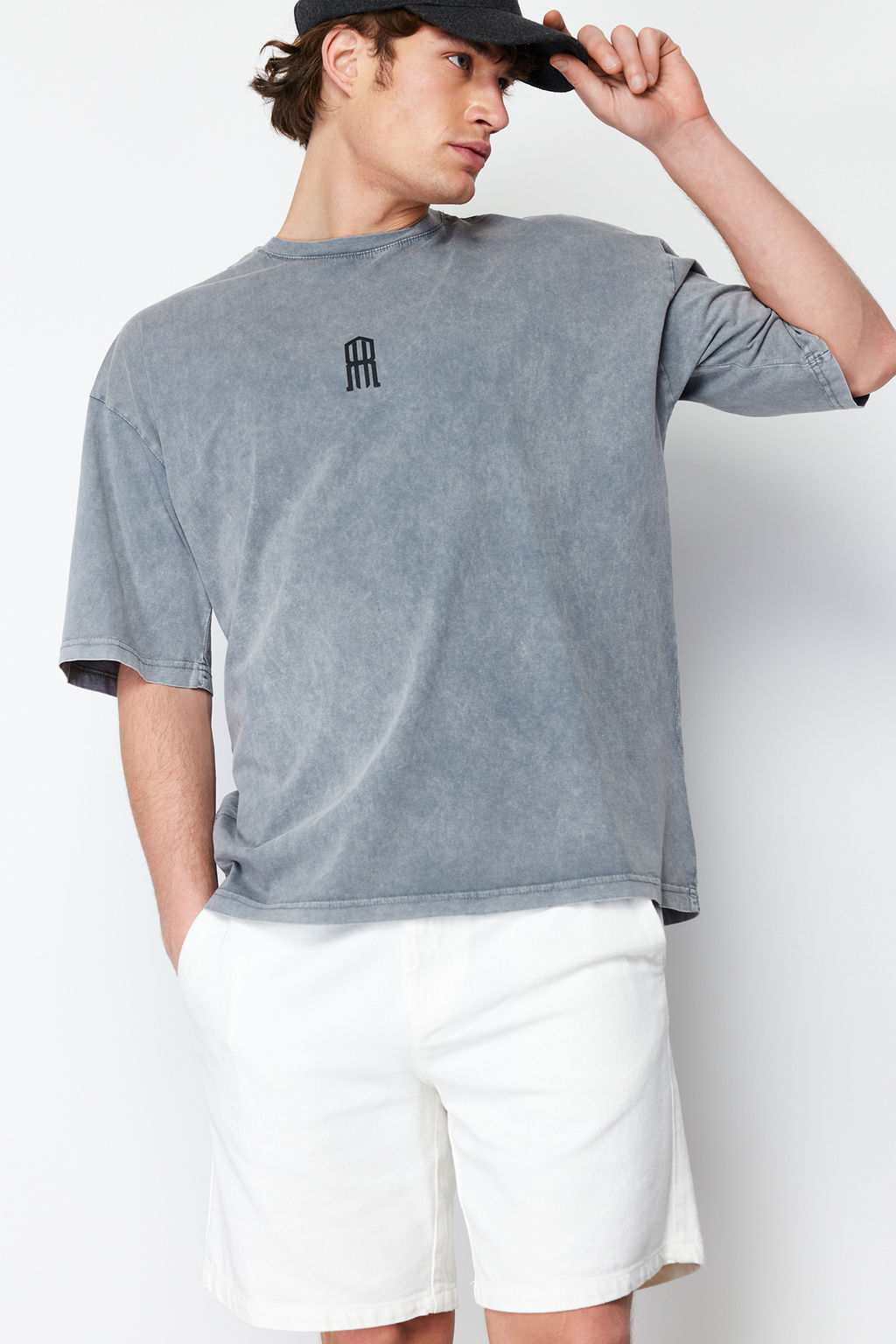 TRENDYOL MAN Gri Oversize/Genis Kesim Eskitme/Soluk Efektli %100 Pamuklu T-shirt TMNSS24TS00146 - Trendyolmilla фото 4