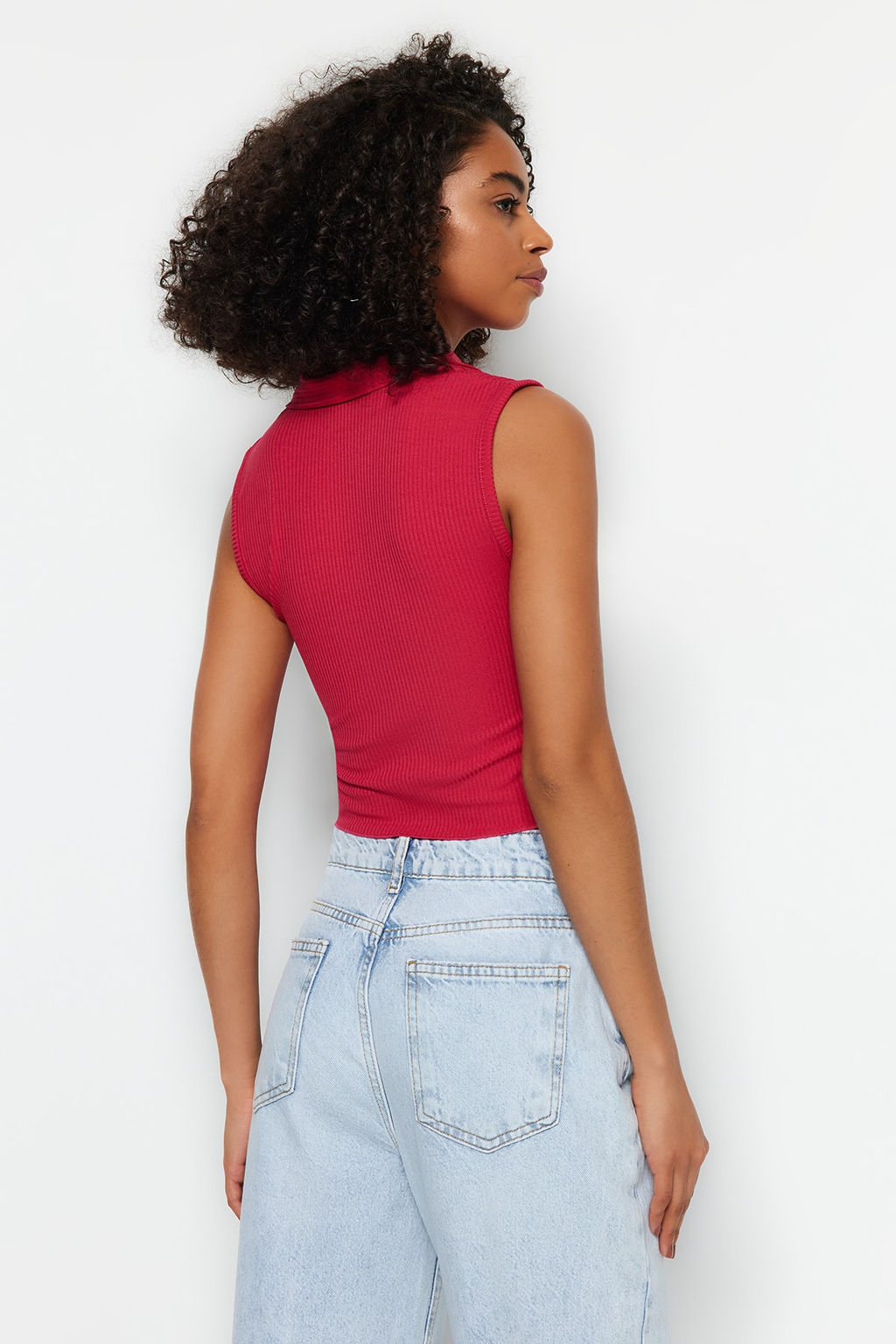 Trendyolmilla Siyah Fitted/Vucuda Oturan Polo Yaka Crop Esnek Orme Bluz TWOSS22BZ0335 фото 47