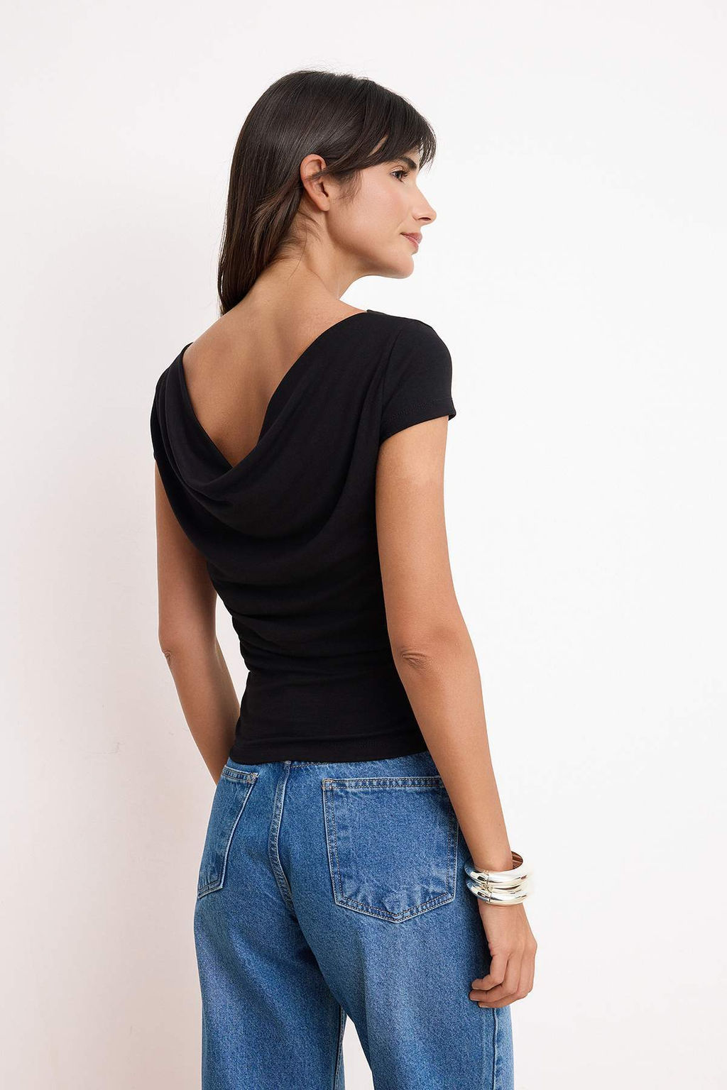 Siyah Fitted/Vucuda Oturan Kay?k Yaka K?sa Kollu Yumusak Orme Bluz TWOSS26BZ00466 - Trendyolmilla фото 4