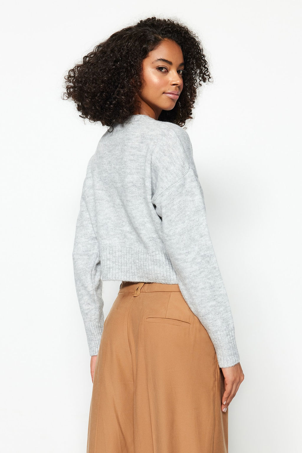 Gri Crop Yumusak Dokulu Dugmeli Triko H?rka TWOAW24HI00198