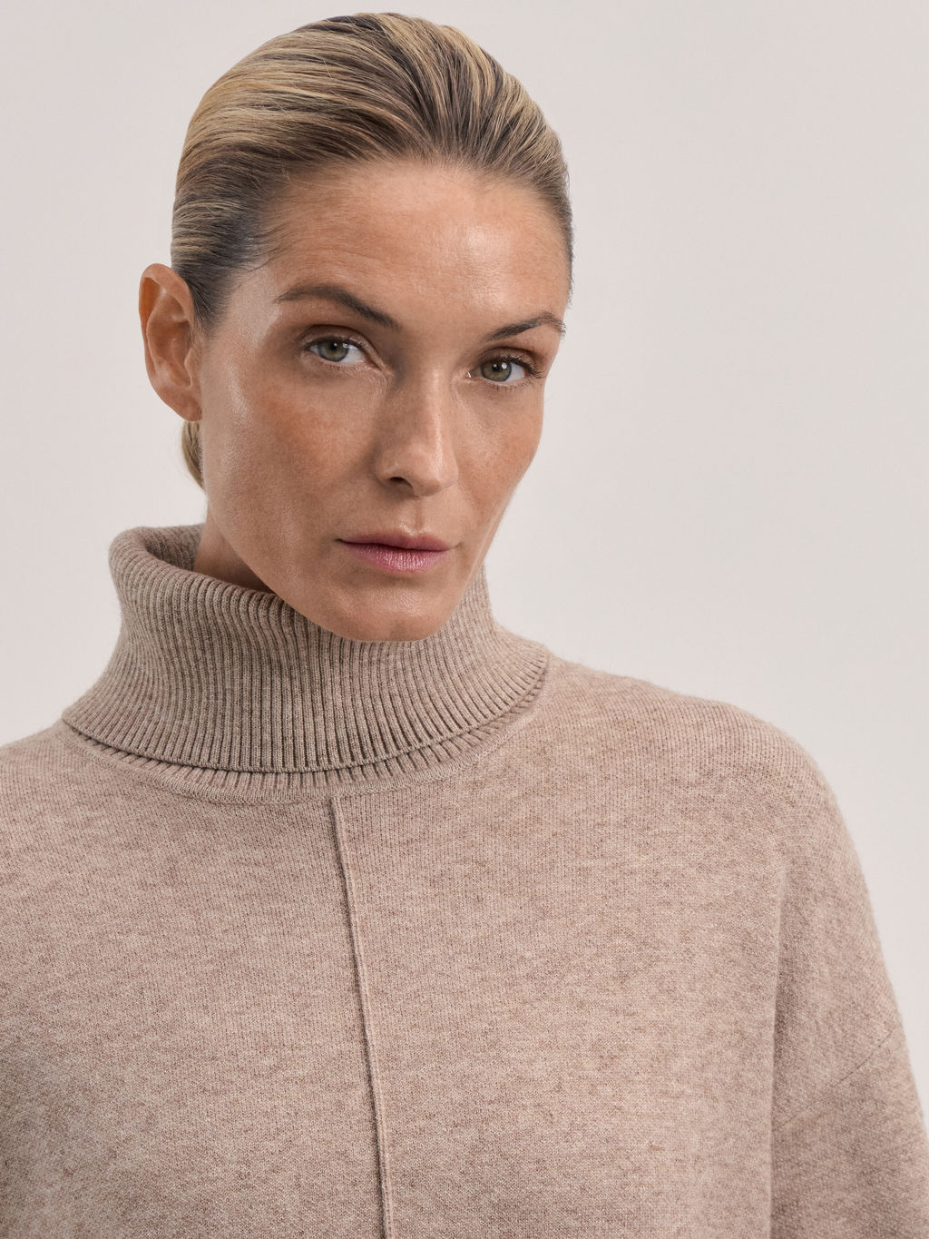 Джемпер из вискозы со швом / Zarina  фото 6