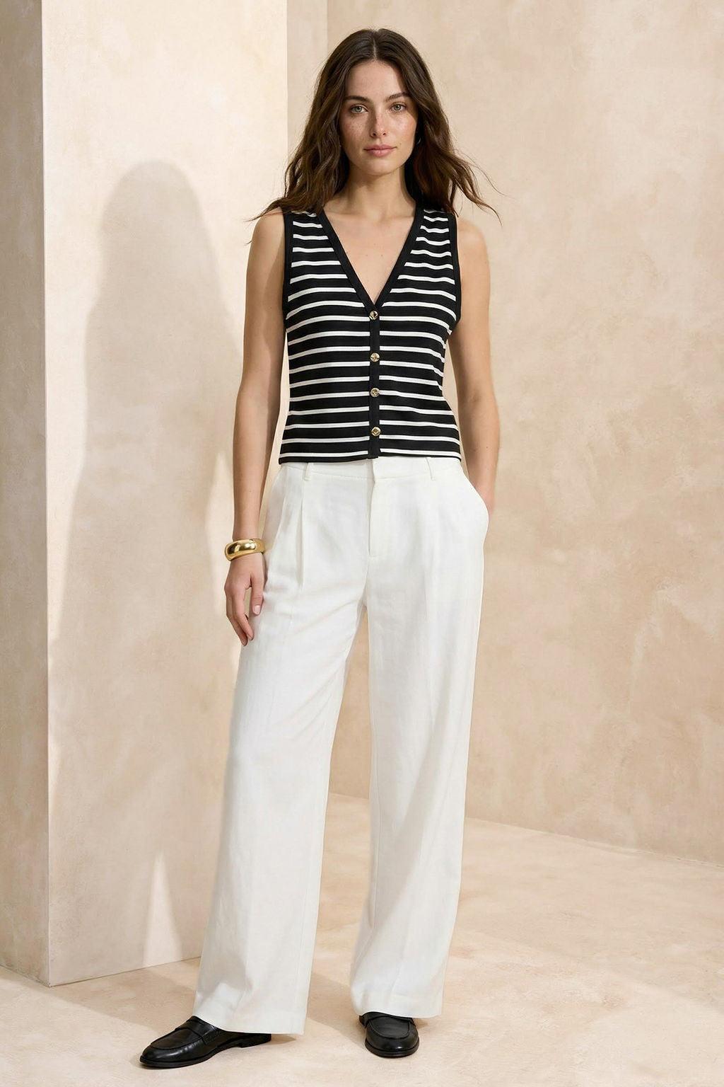 Siyah Cizgili Fitted/Vucuda Oturan V Yaka Dugmeli Kolsuz Interlok Orme Bluz TWOSS26BZ00180