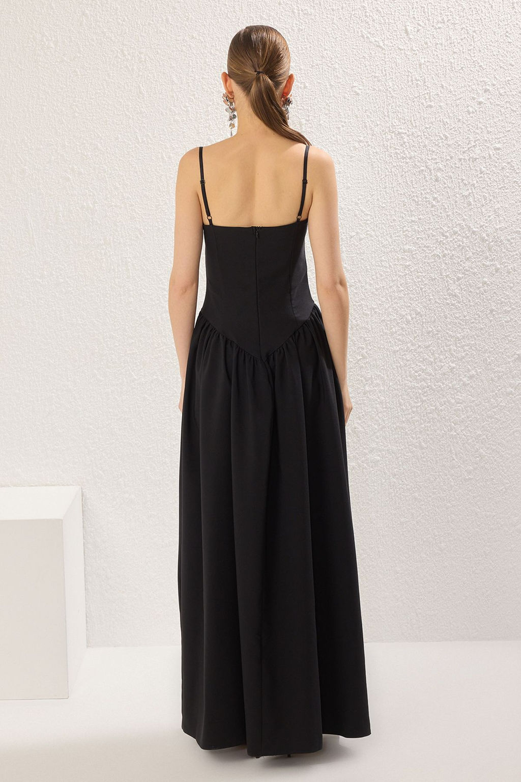 TRENDYOLMILLA Siyah A-Kesim Cicek Aplike Detayl? Dokuma Uzun S?k Abiye & Mezuniyet Elbise TPRSS25AE00139 фото 4