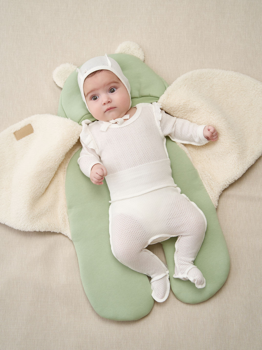 Ползунки с закрытой ножкой "Молоко" из ажурного хлопка 0+