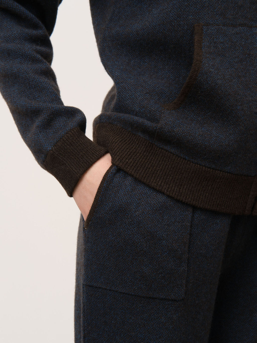 Брюки женские из пуха яка и верблюда 10025 синие