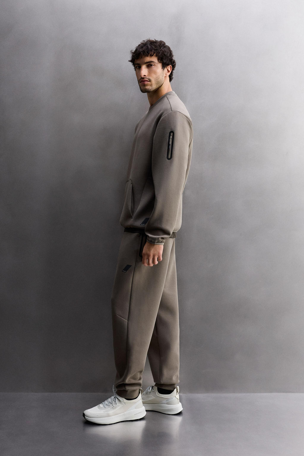 TECHNICAL CREW NECK SWEATSHIRT - Zara фото 4