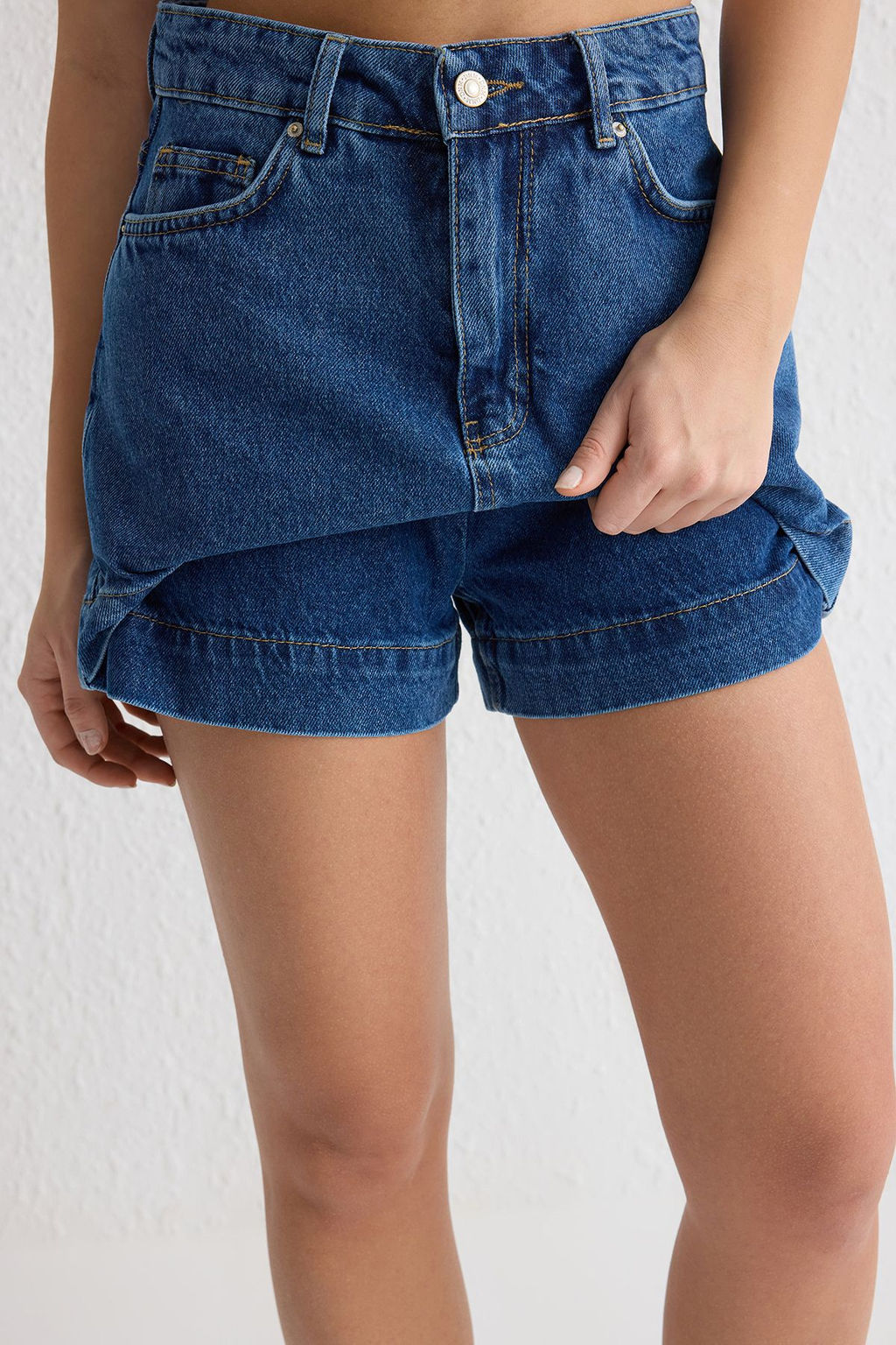 TRENDYOLMILLA Mavi Yuksek Bel Mini Denim Sort Etek TWOSS25SR00055 фото 4