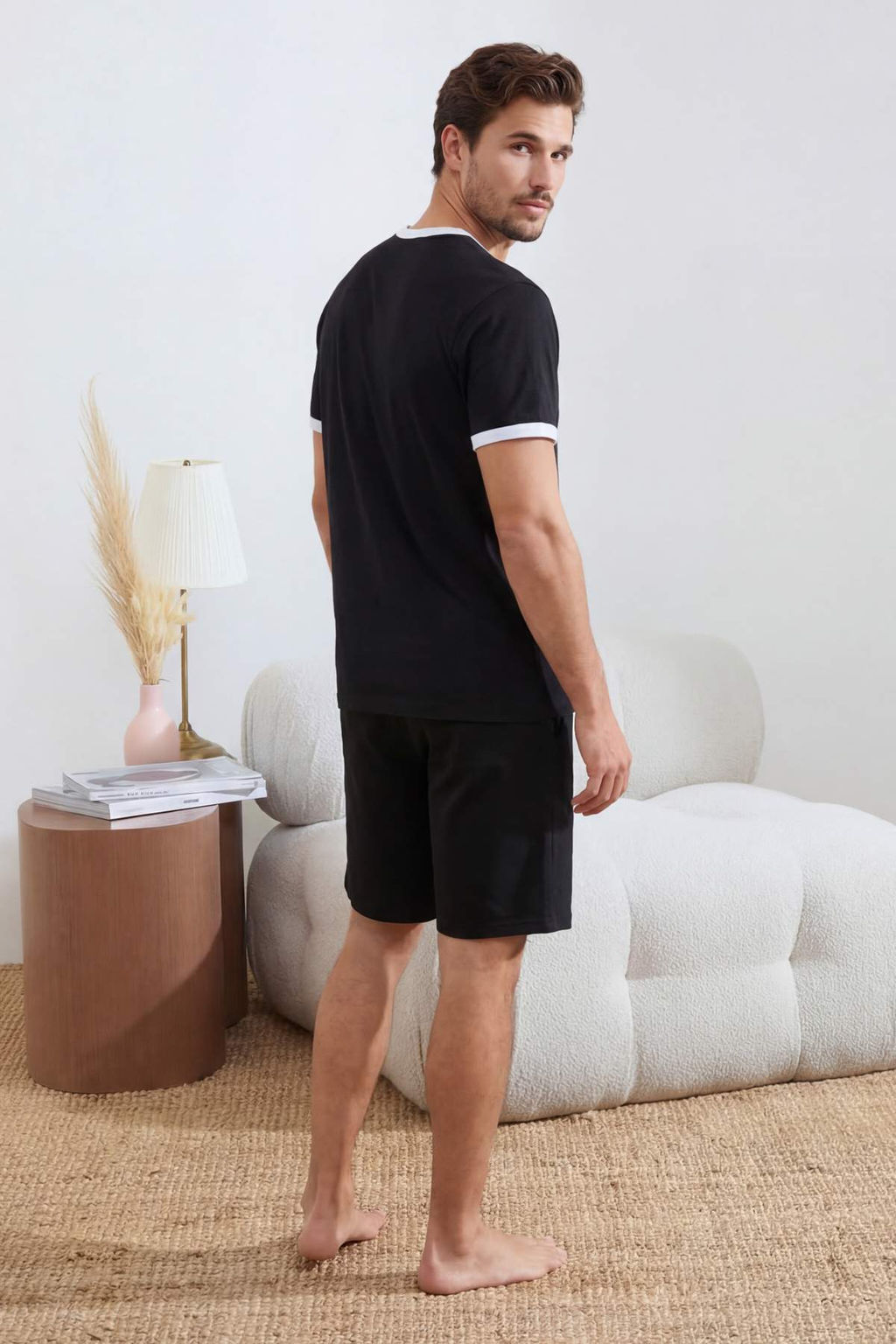 Siyah Regular Fit Yaka Ve Kol Kontrast Detayl? Pamuklu Pijama Tak?m? TMNSS26PT00016