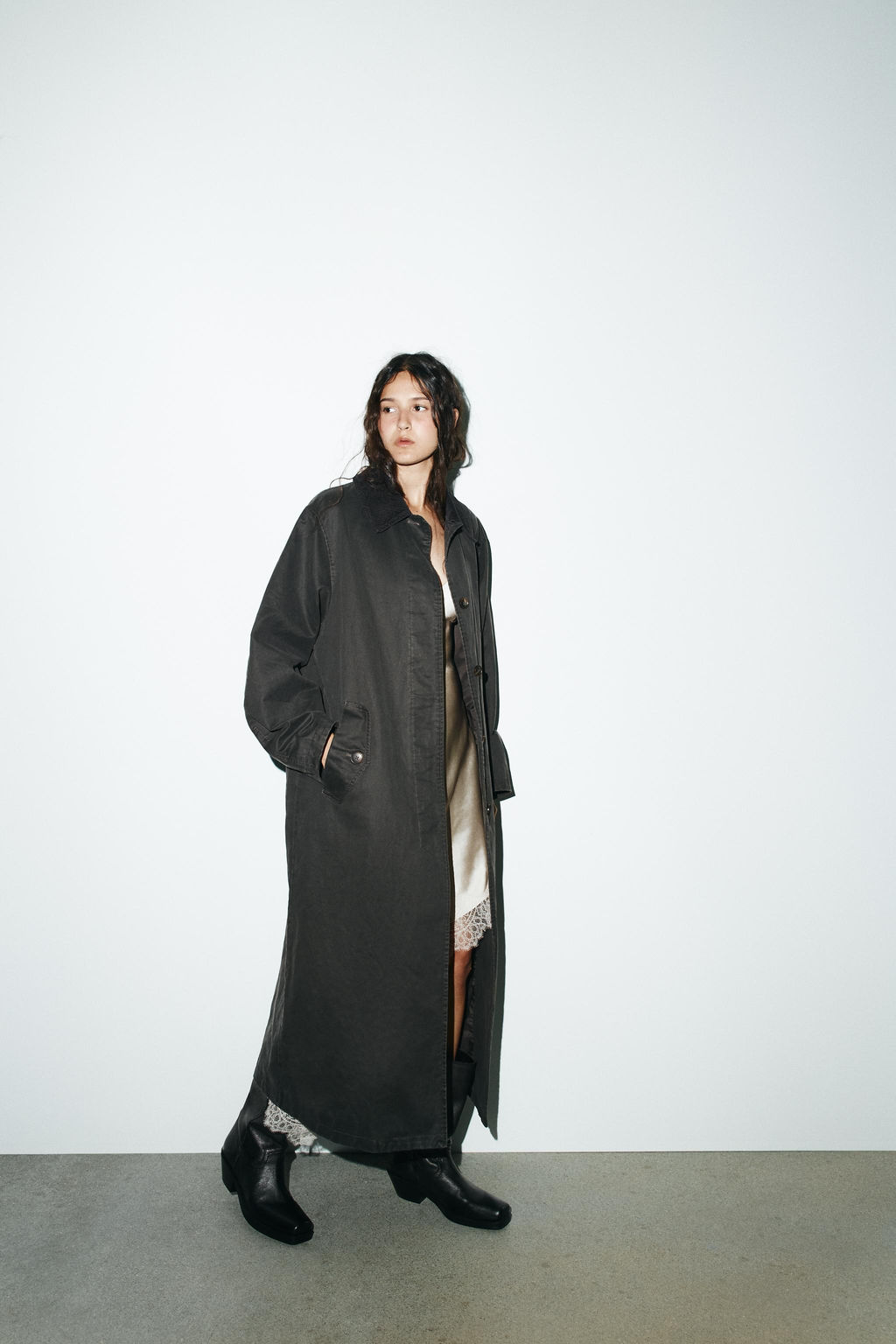 WAXED TRENCH COAT WITH CORDUROY COLLAR - Zara фото 3