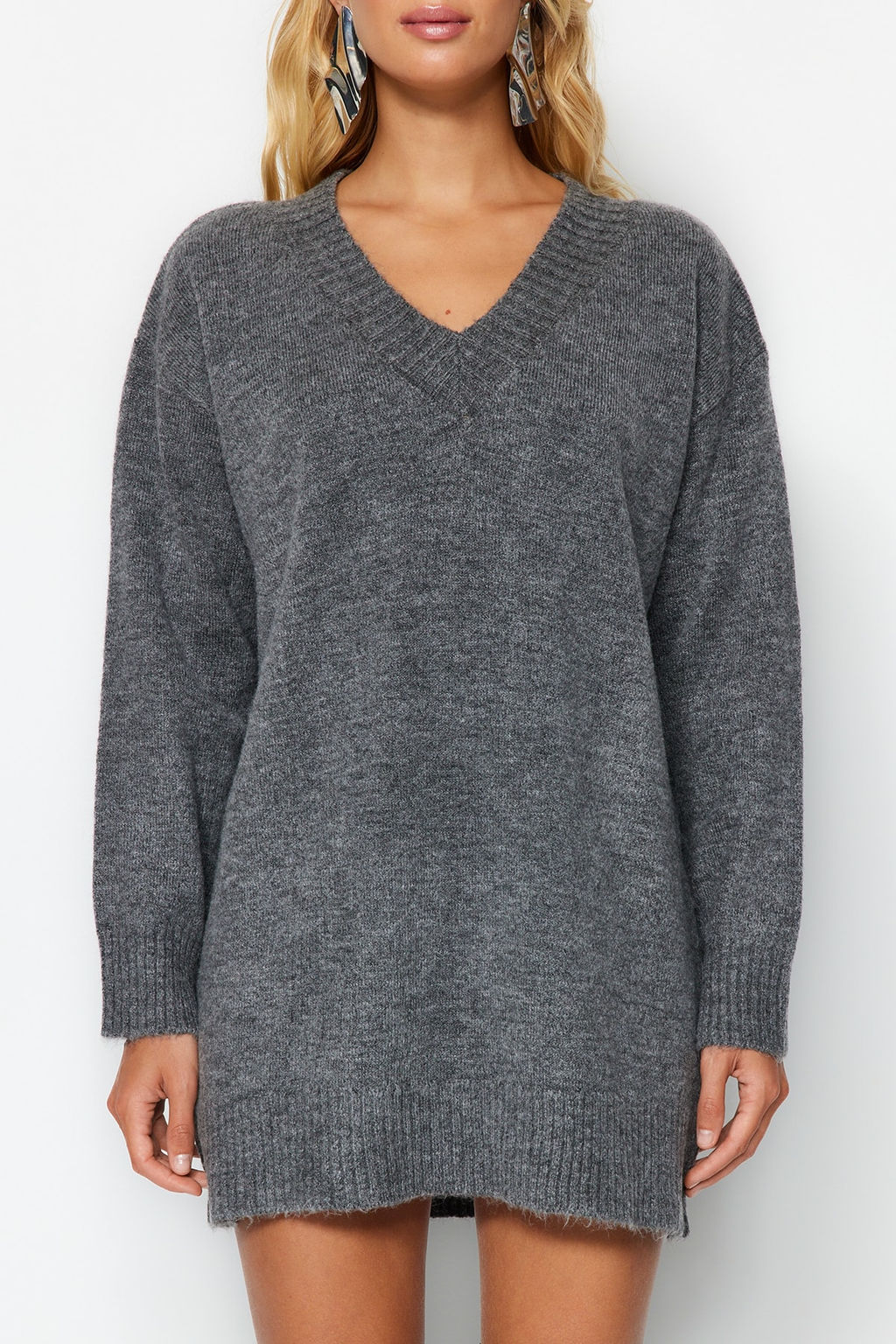 TRENDYOLMILLA Antrasit Mini Triko Genis Kal?p Yumusak Dokulu Elbise TWOAW24EL00086 фото 15