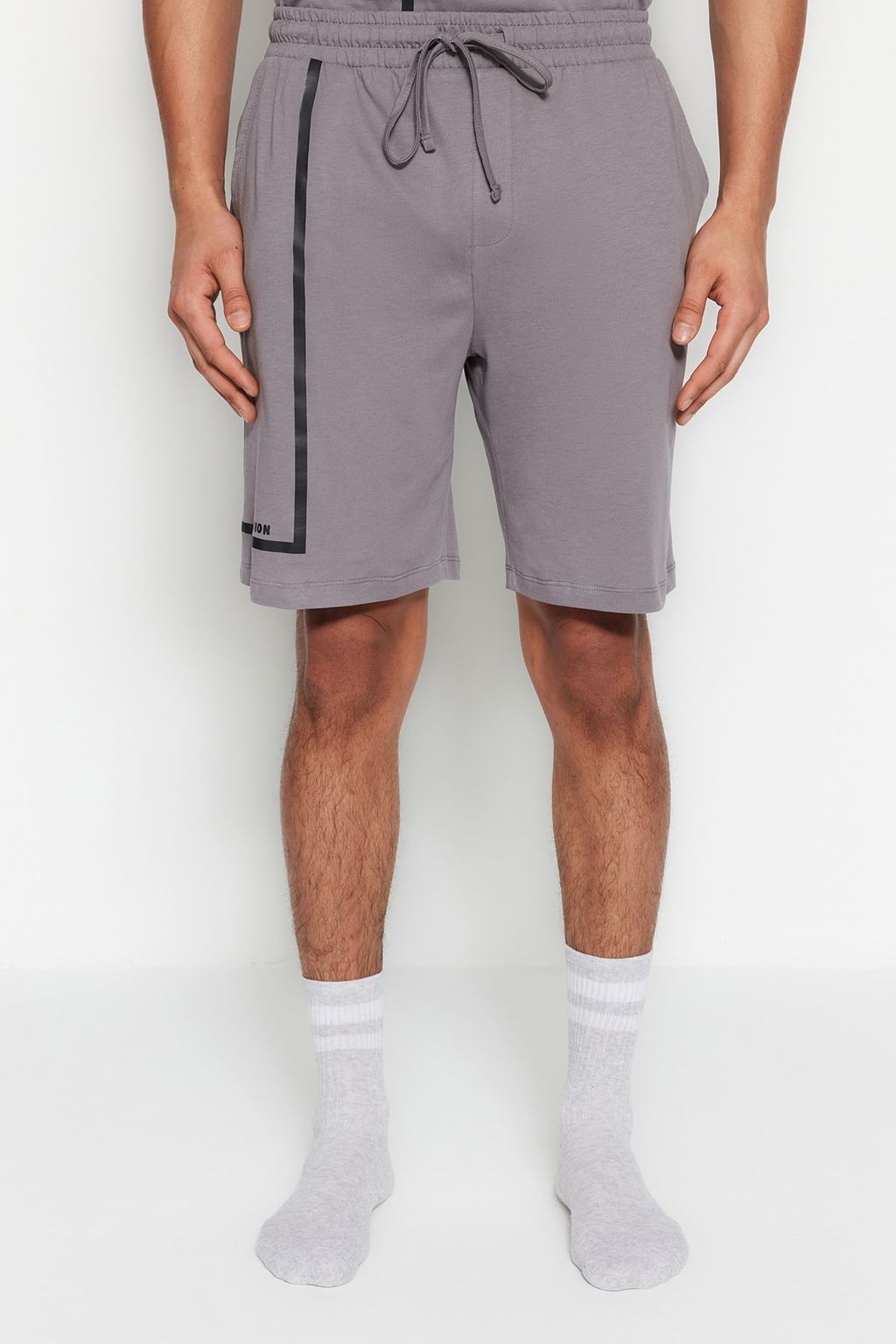 TRENDYOL MAN Siyah Regular Fit Bisiklet Yaka Bask?l? Sortlu Pijama Tak?m? TMNSS23PT00017 - Trendyolmilla фото 4