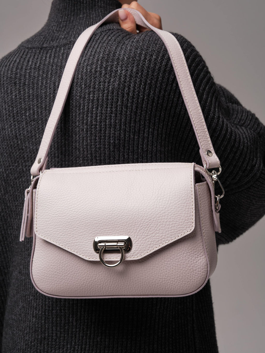 Сумка кожаная через плечо Azaro 3684 розовый дым