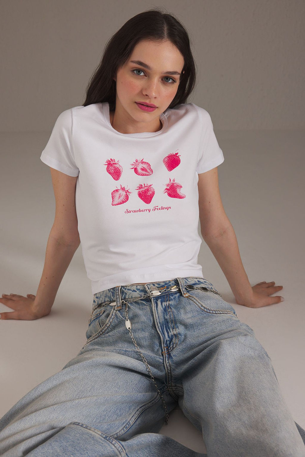 Beyaz Cilek Bask?l? Fitted/Vucuda Oturan Bask?l? Orme T-Shirt TWOSS25TS00082