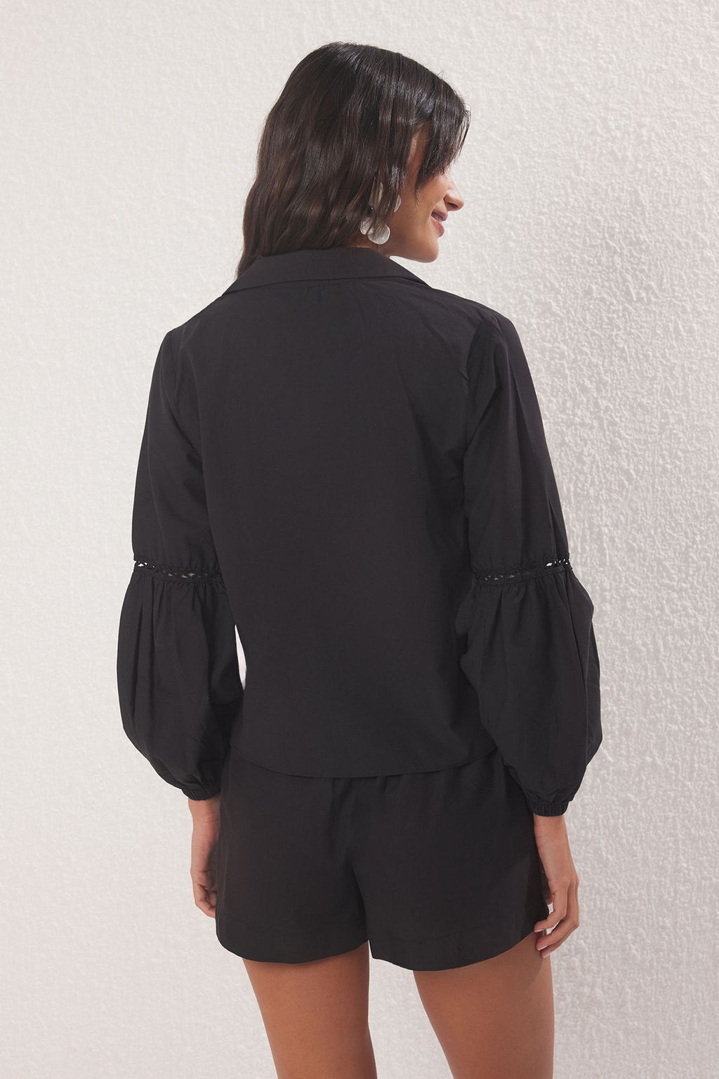 Siyah Dokuma Y?rtmacl? %100 Pamuk Plaj Gomlek-Sort Tak?m TBESS25AU00057 - Trendyolmilla фото 4