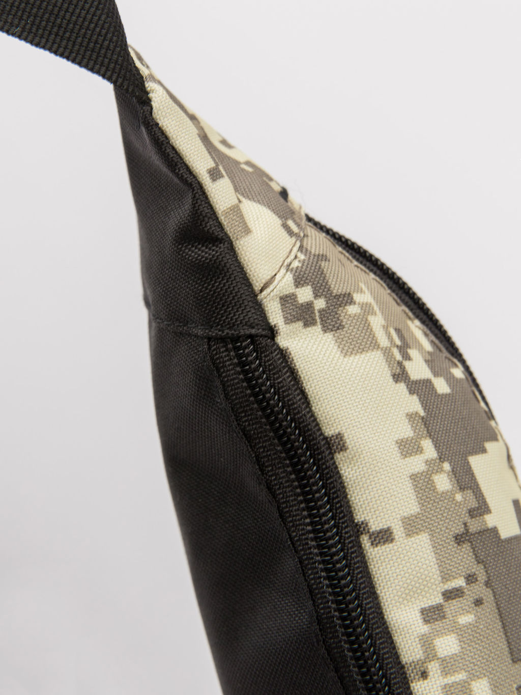 V48 000 02 Сумка поясная