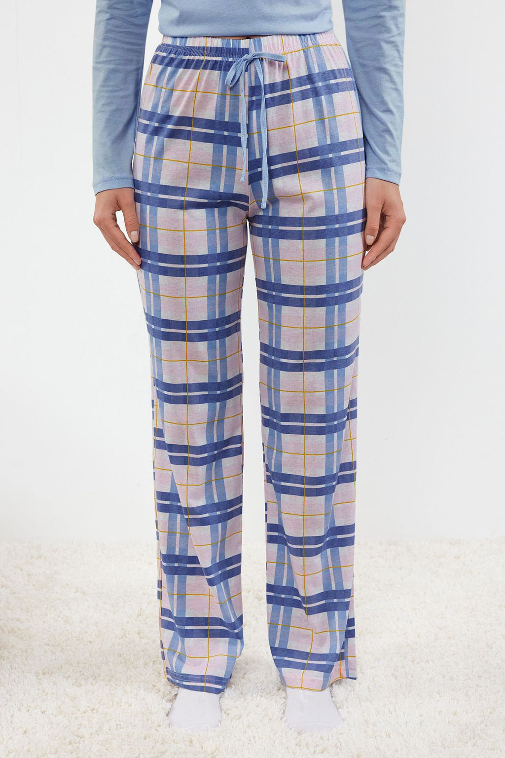 Mavi %100 Pamuklu Ekoseli Baglama ve Dugme Detayl? Orme Pijama Tak?m? THMAW25PT00004 - Trendyolmilla фото 4