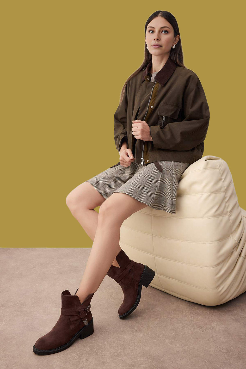 Kahverengi Suet Metal Toka Detayl? Yuvarlak Burun Blok Topuklu Kad?n Bot
TAKAW26BO00077