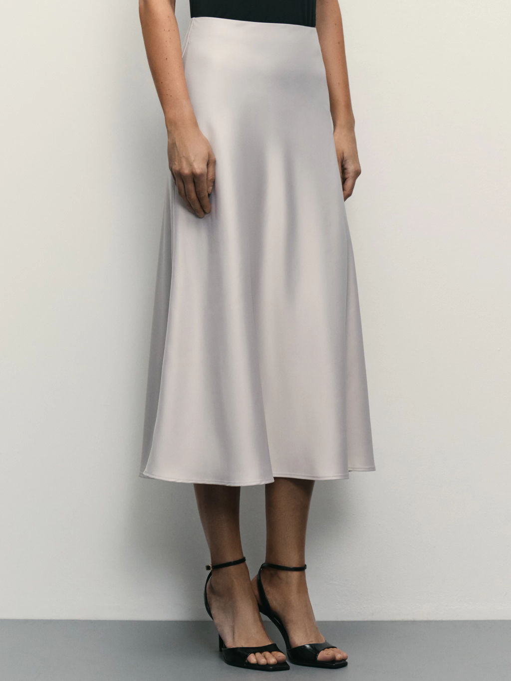 Атласная юбка миди / Zarina фото 3