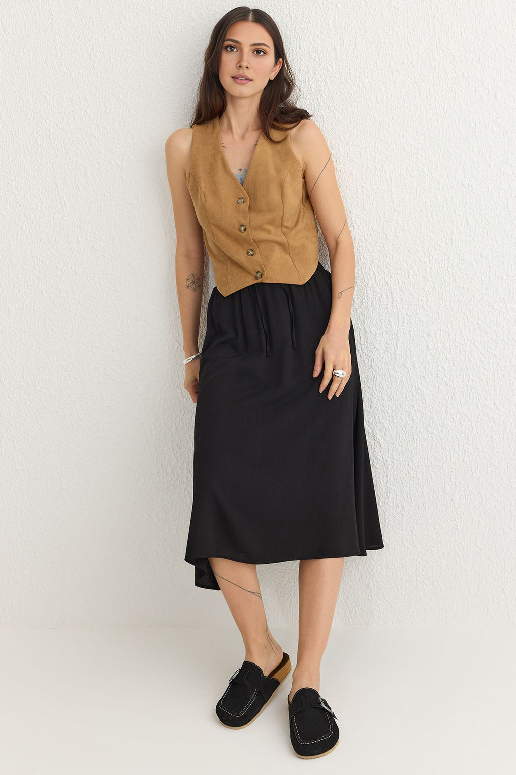 Trendyol Shoes Bej Kemer Tokal? Kare Burun Duz Kad?n Sabo Terlik TAKSS25TE00000 - Trendyolmilla фото 3