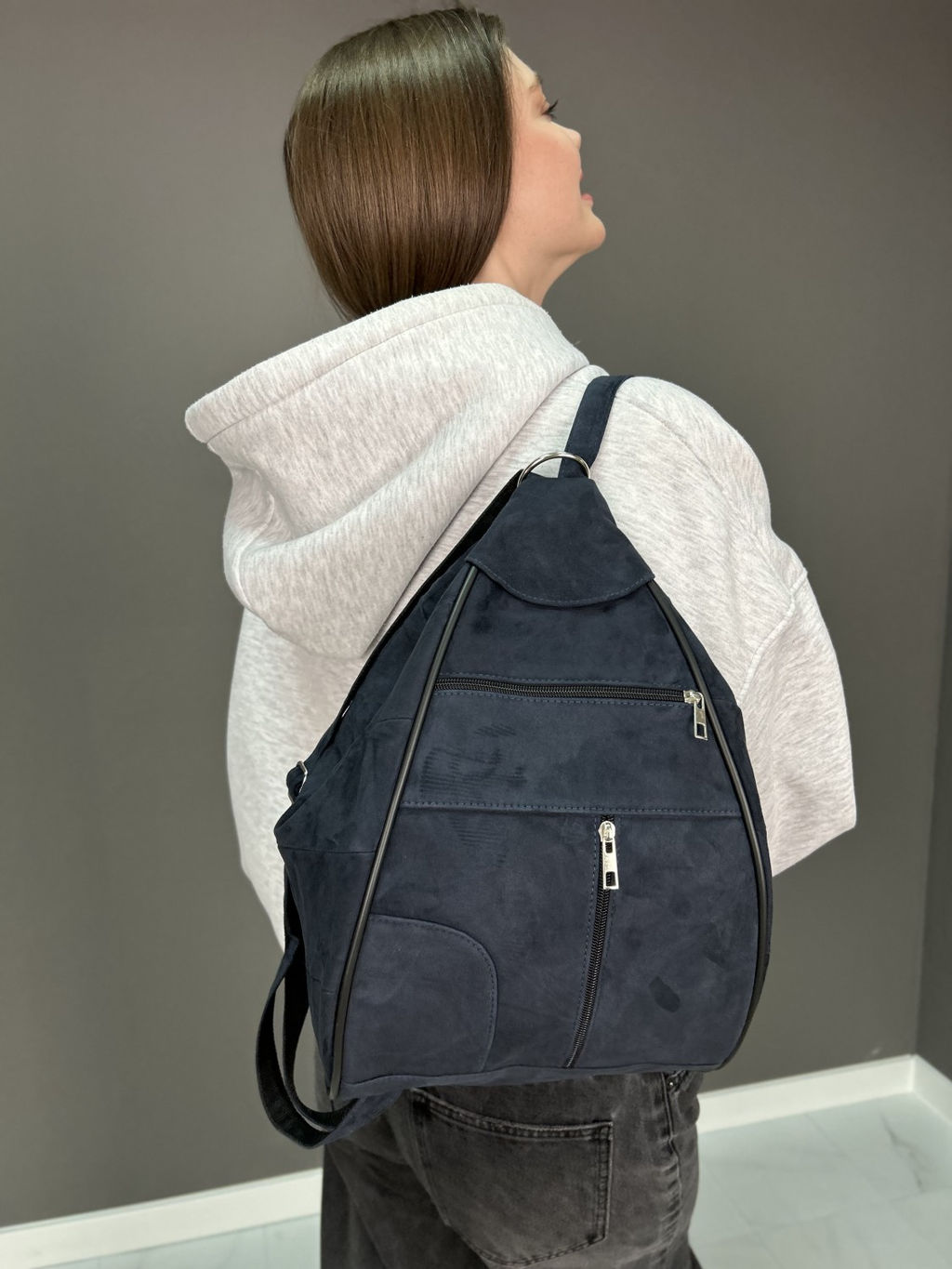 Сумка-рюкзак женская из телячьей кожи