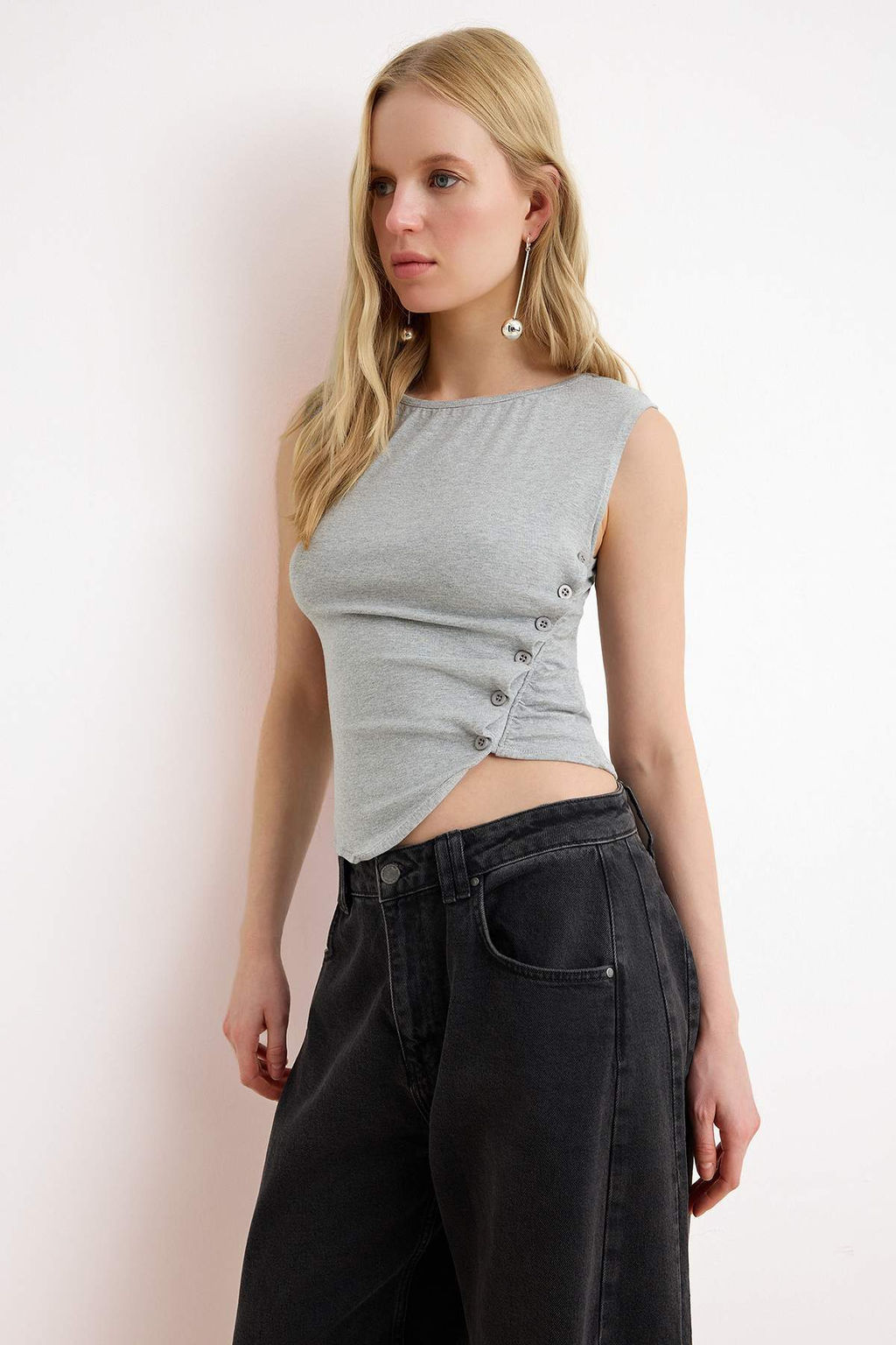 Gri Melanj Fitted/Vucuda Oturan Kay?k Yaka Dugmeli Crop Yumusak Orme Bluz TWOSS26BZ00153