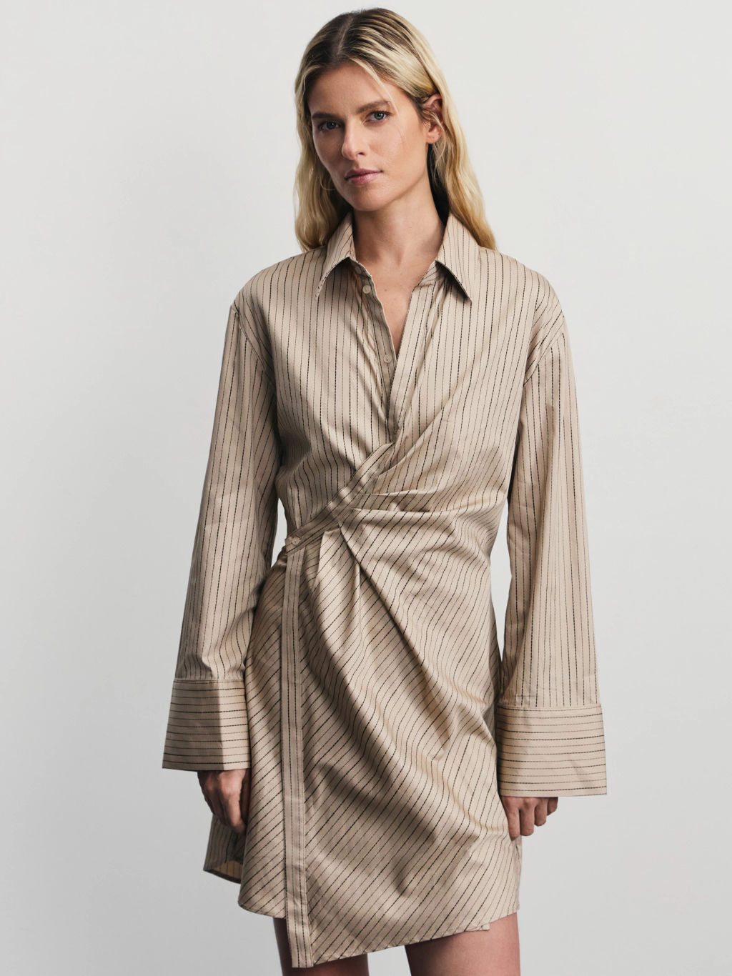 Платье мини асимметричного кроя в полоску / Zarina  фото 4