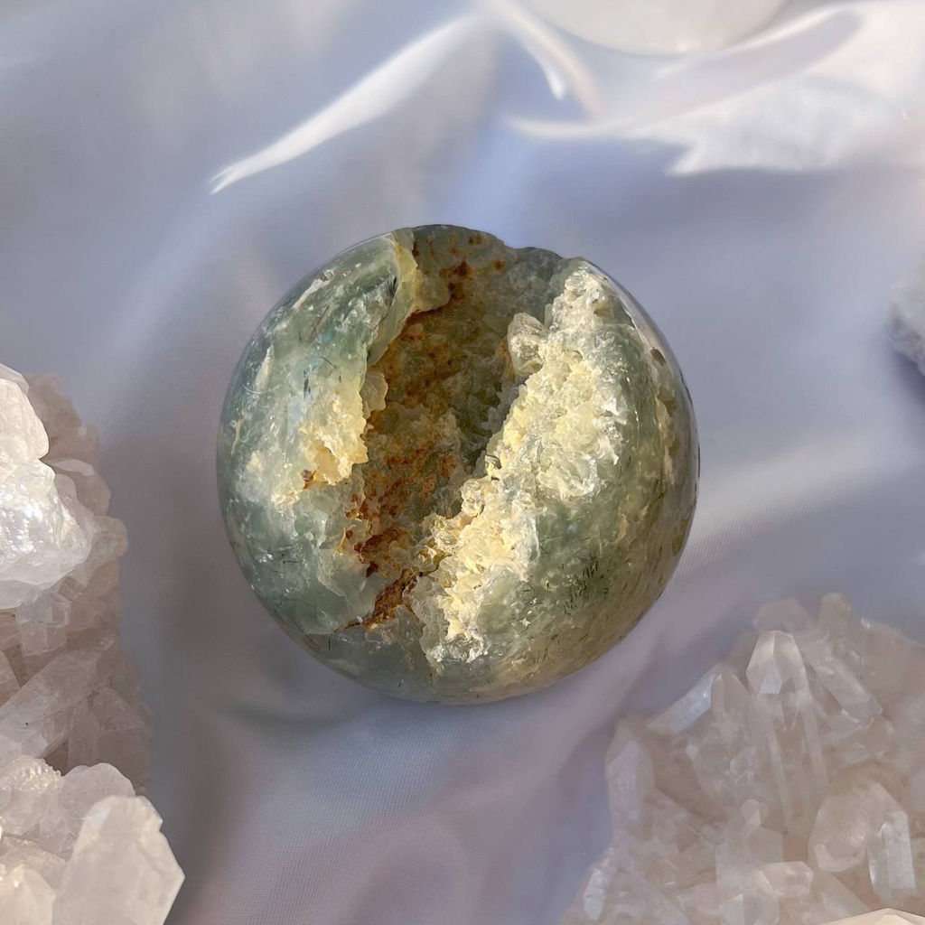 Шар из Пренита с Эпидотом