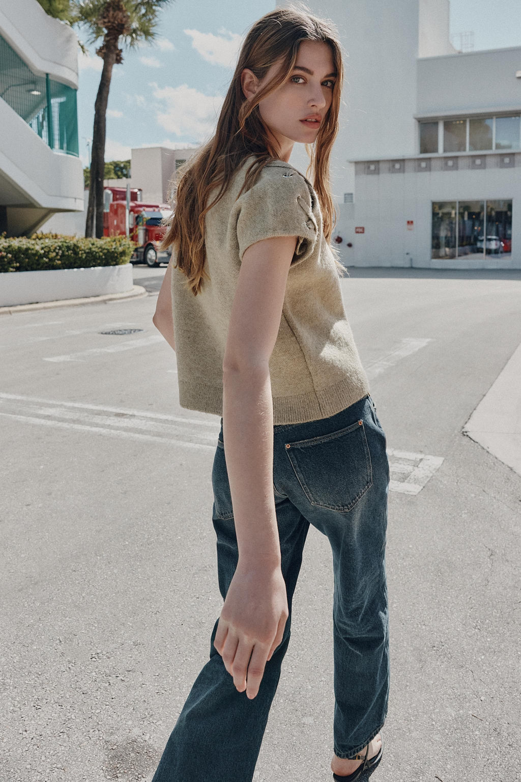 JUMPER WITH SHOULDER DETAIL - Zara фото 15