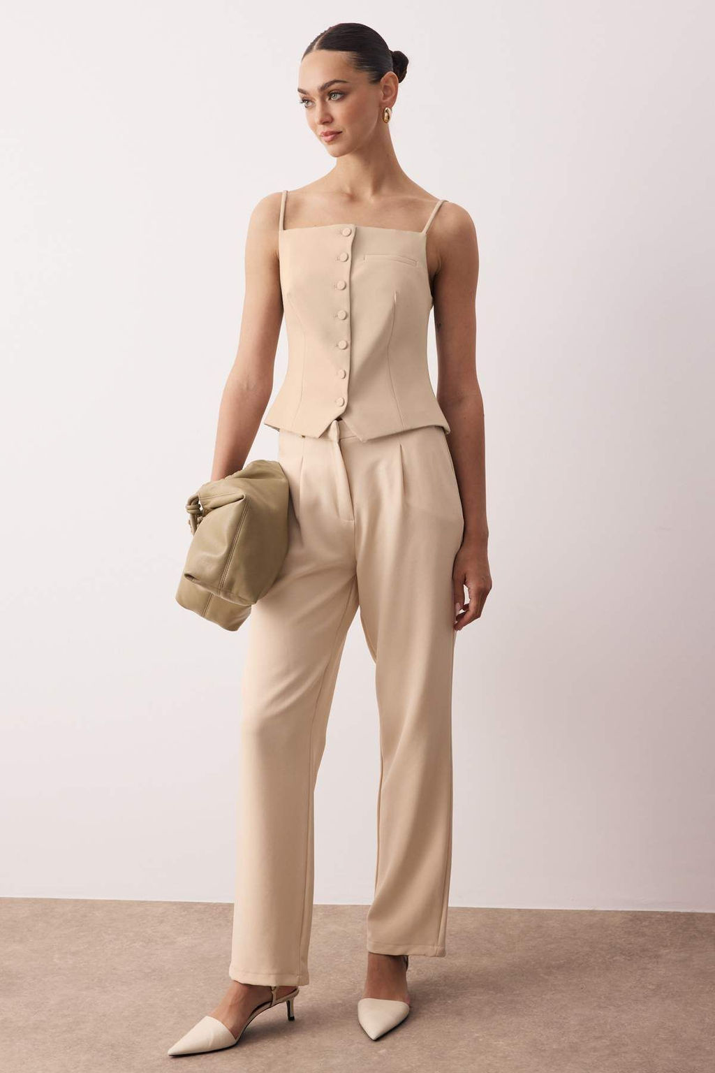 Tas Duz Kesim Wide Leg/Genis Paca Pileli Dokuma Kumas Pantolon TWOSS21PL0155