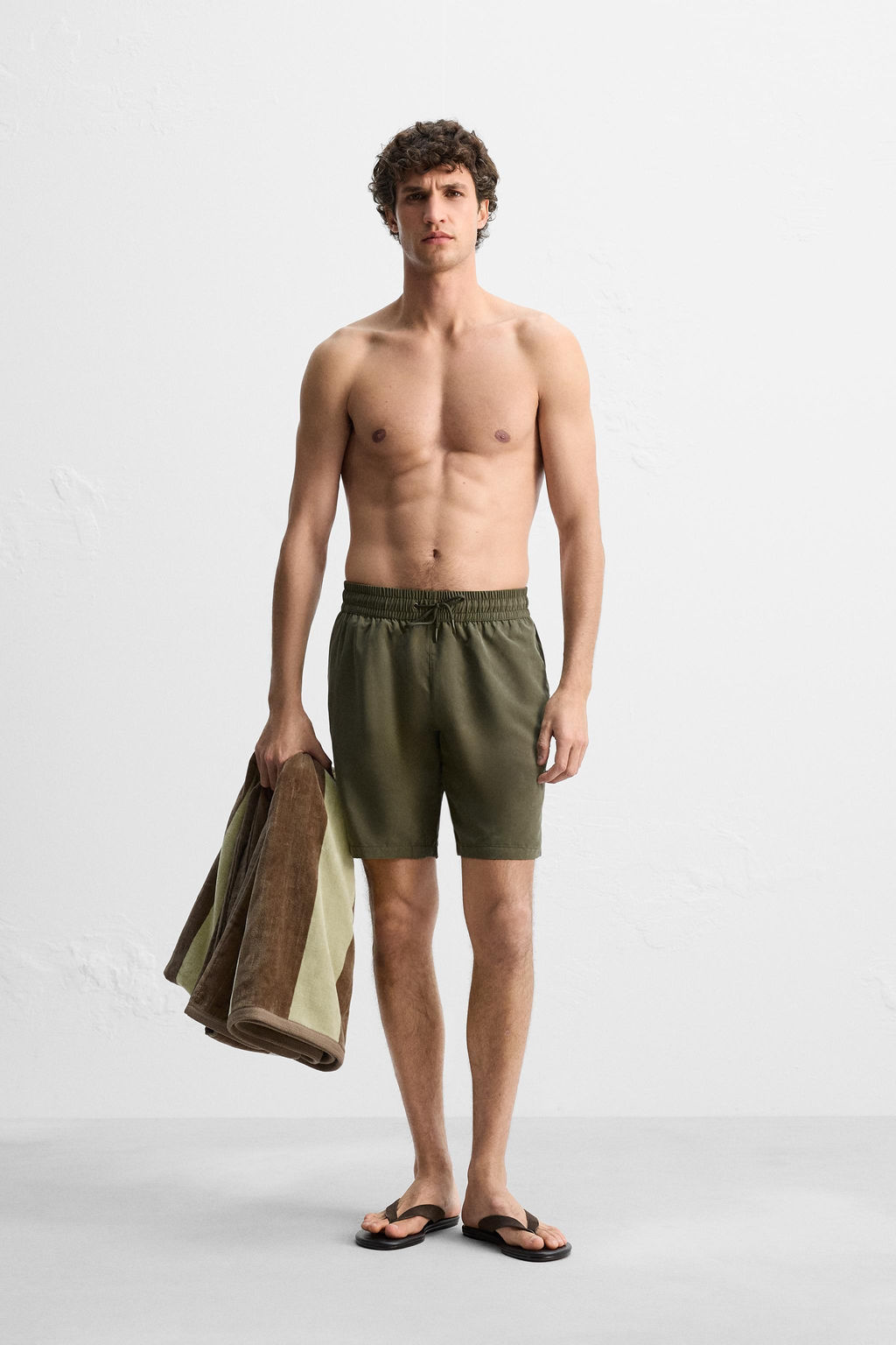 BASIC LONG SWIMMING TRUNKS