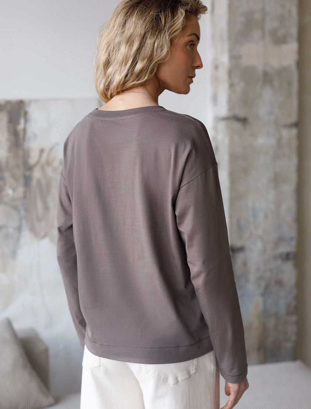 Базовый лонгслив из премиального хлопка с эластаном - Vilatte фото 3