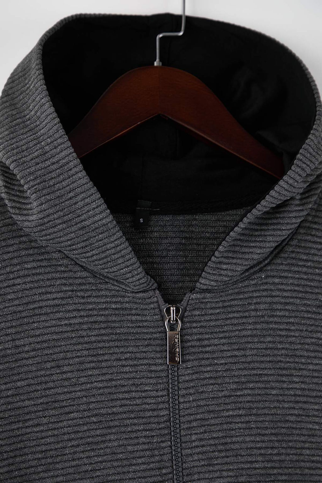 Siyah Regular/Normal Kesim Fermuarl? Kapusonlu Dokulu Sweatshirt TMNAW26SW00067 - Trendyolmilla фото 6