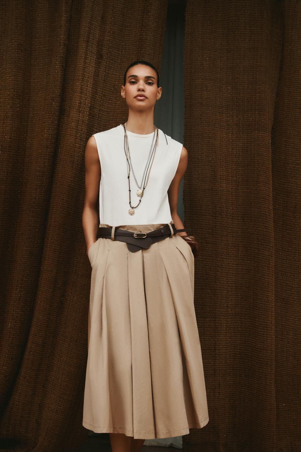 CONTRAST BELTED DRESS