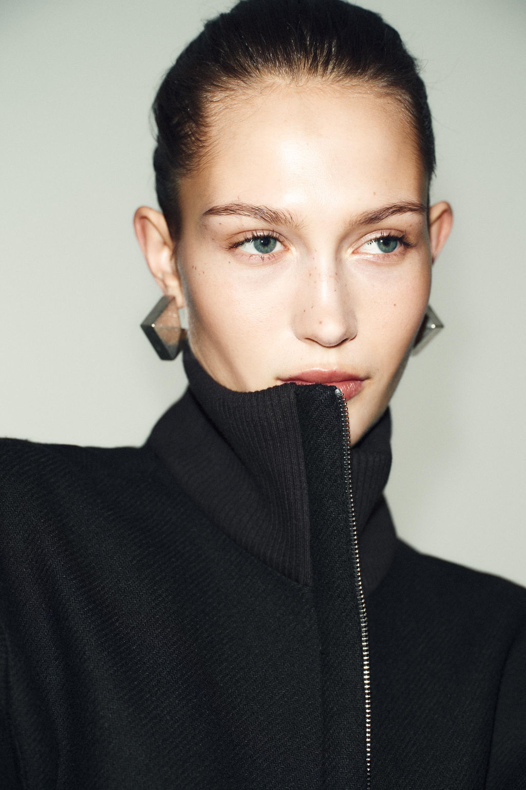 WOOL BLEND HIGH NECK SHORT COAT - Zara фото 3