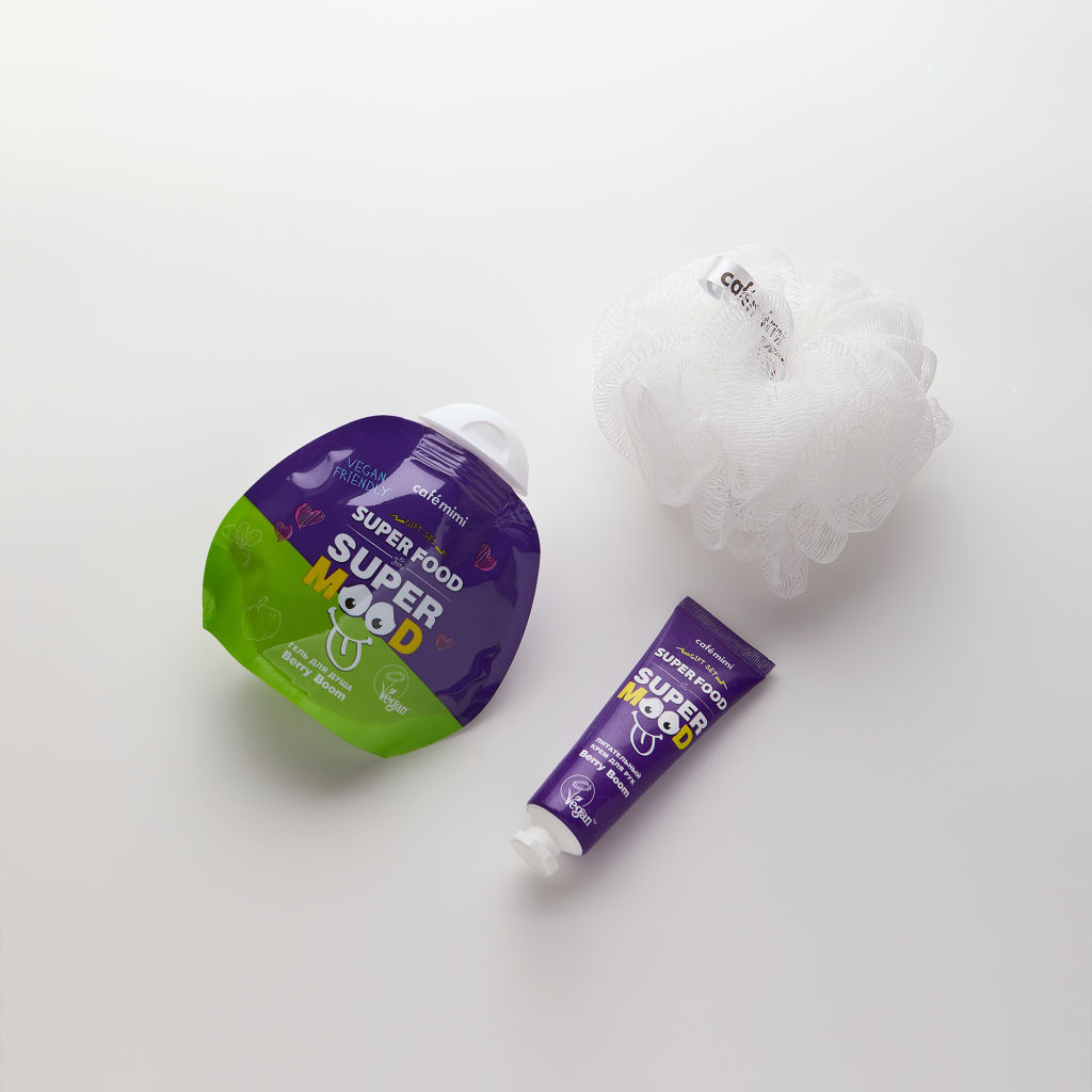 CAFE MIMI Подарочный набор BERRY BOOM (гель д/душа + мочалка + крем д/рук) 135г