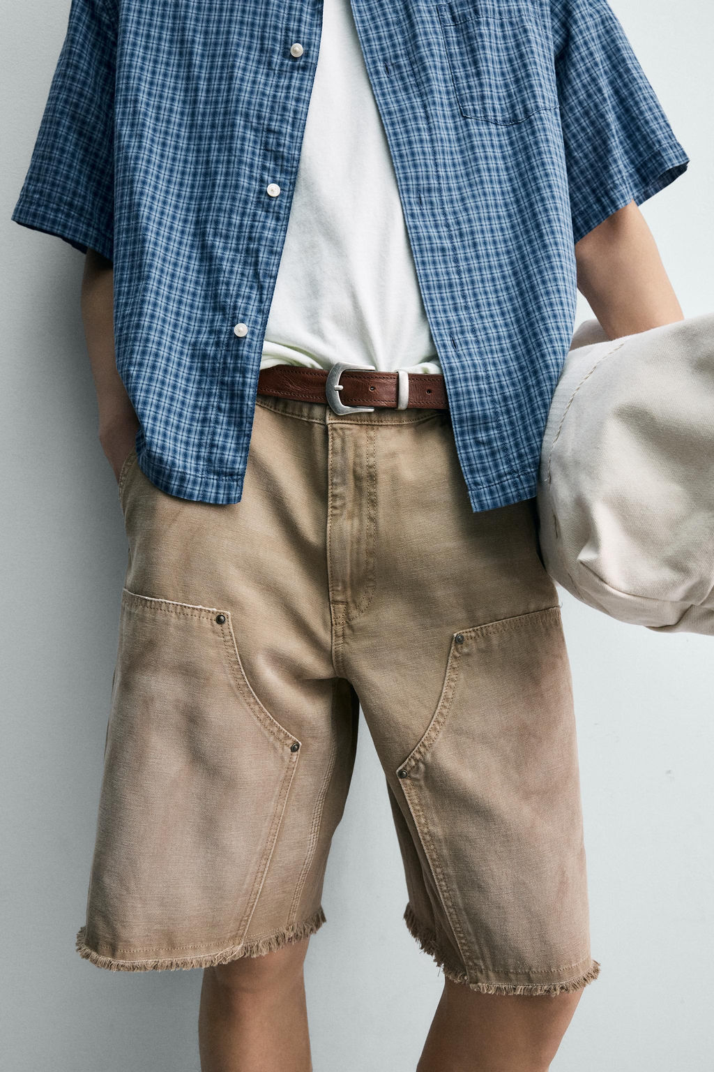 BERMUDA RELAXED FIT BOLSILLO CARPINTERO / Arena