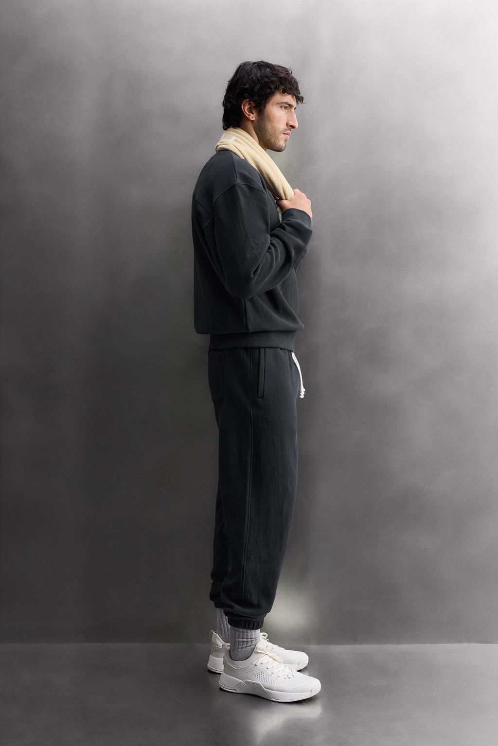 RELAXED FIT CREW NECK SWEATSHIRT - Zara фото 12