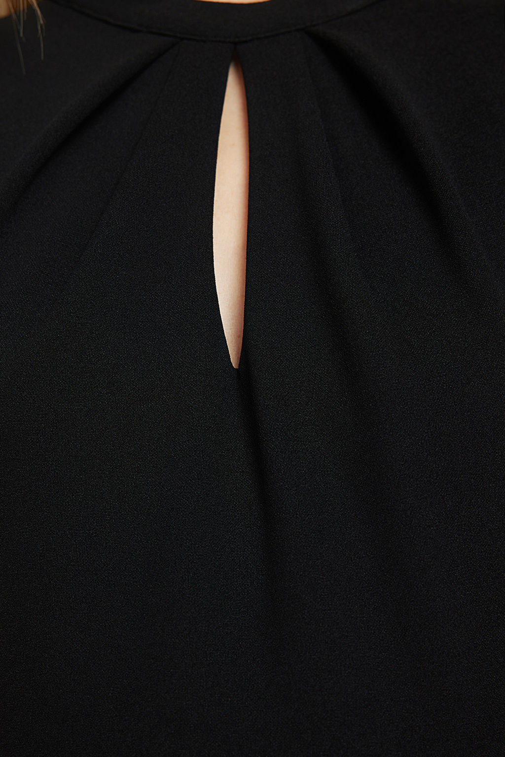 TRENDYOLMILLA Siyah Yaka Detayl? Krep Mini Skater/Belden Ac?lan Orme Elbise TWOSS23EL02015 фото 4