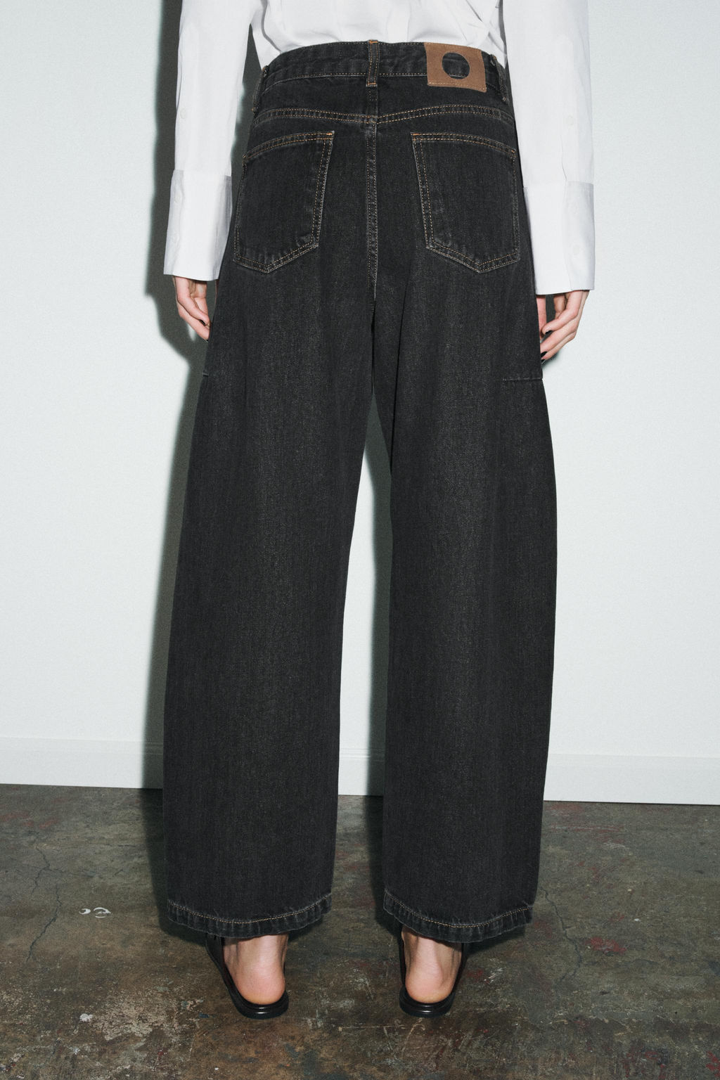 ZW COLLECTION ANKLE BALLOON MID-WAIST JEANS - Zara фото 3