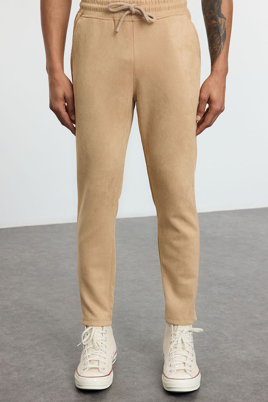 TRENDYOL MAN Siyah Slim Fit Beli Baglamal? Lastikli Suet Pantolon TMNAW25PL00030