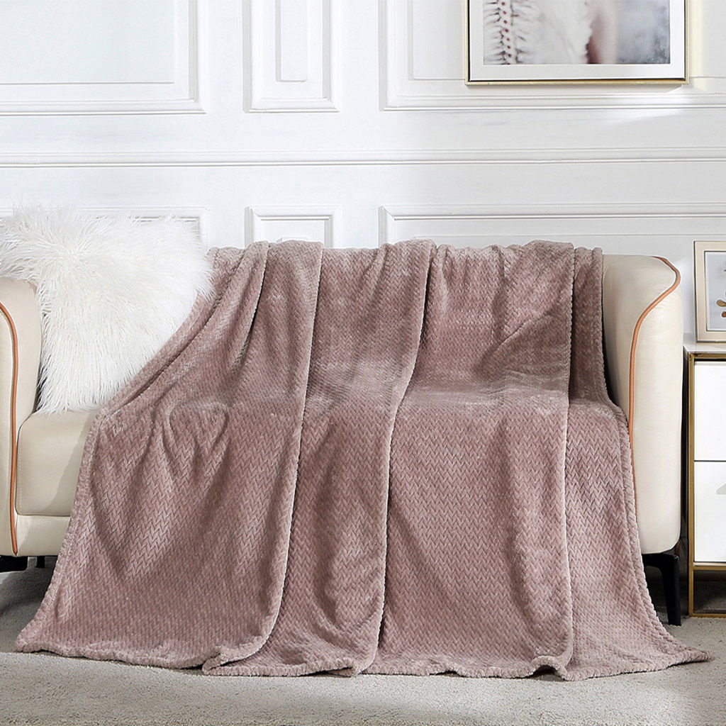 Плед/покрывало 240х200см Горное эхо, велсофт Колетта гладкокрашенный, полиэстер 100%, плотность 270г/м2, упаковка: 20х33см пояс бумажный, Домашняя мода (Россия)