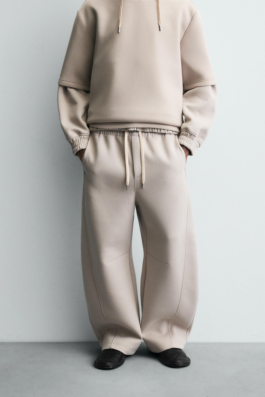 NEOPRENE-EFFECT BALLOON FIT TROUSERS - Zara фото 12