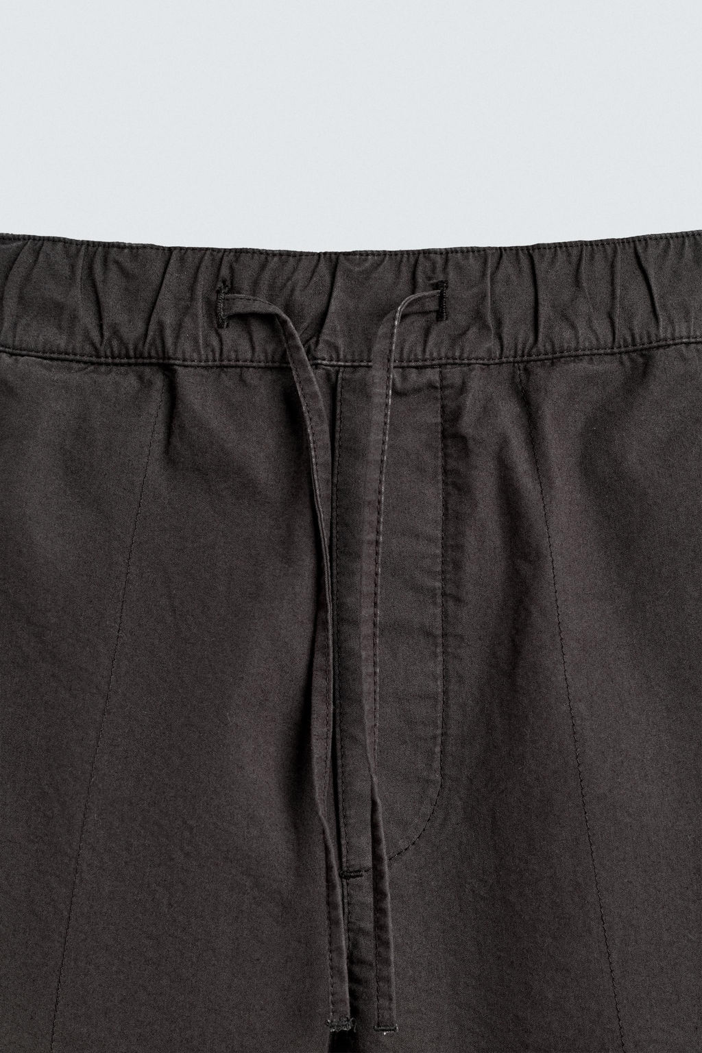 BERMUDA LAVADA REGULAR FIT / Negro