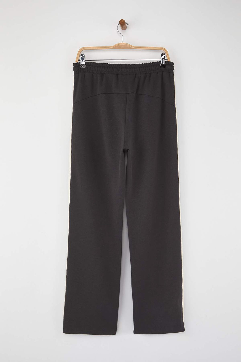 Teen Antrasit Straight Fit Serit Detayl? Slikon Etiketli Kal?n Esofman Alt? TMNAW26EA00000 - Trendyolmilla фото 9