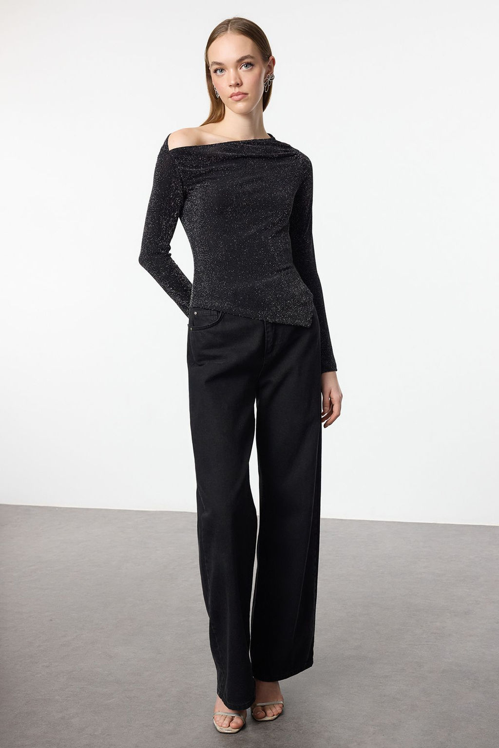 Antrasit Asimetrik Yaka Simli Orme S?k/Gece Party Bluz TPRAW25BZ00018