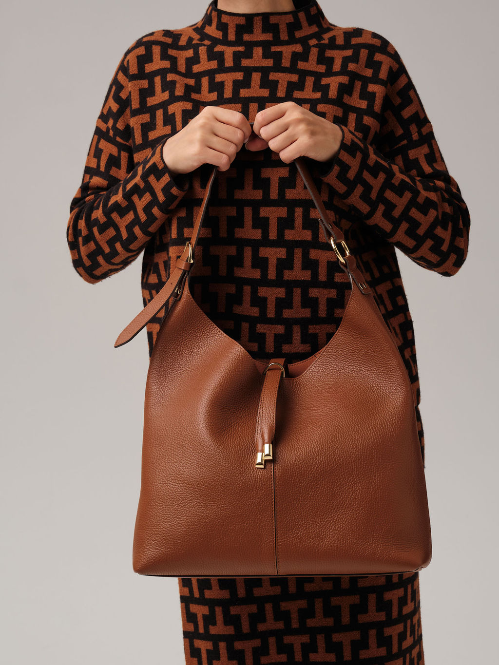 Кожаная сумка Deboro 30974 коричневый фундук