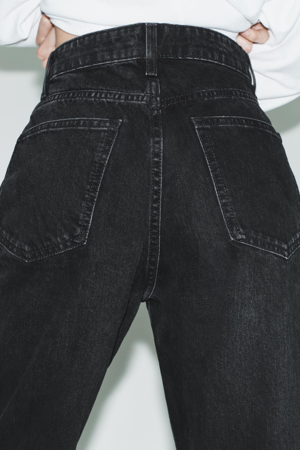 JEANS TRF MOM FIT TIRO ALTO / Negro - Zara фото 6