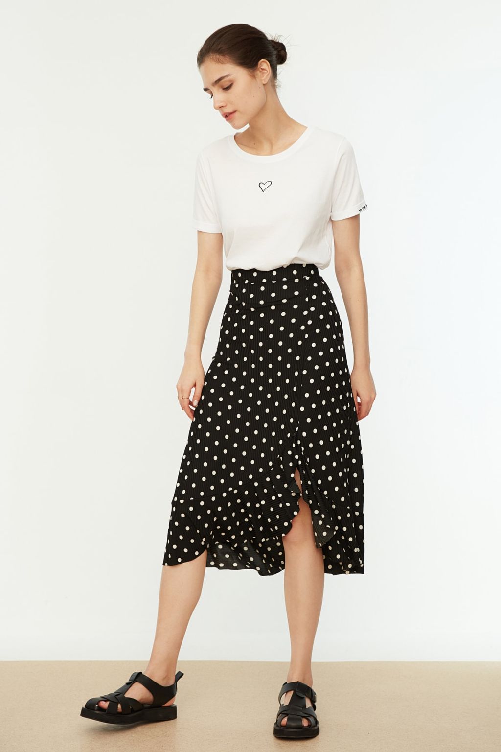 TRENDYOLMILLA K?rm?z? Bask?l? Buzgu Detayl? ve Volanl? Yuksek Bel Esnek Etek TWOSS21ET0029 фото 12