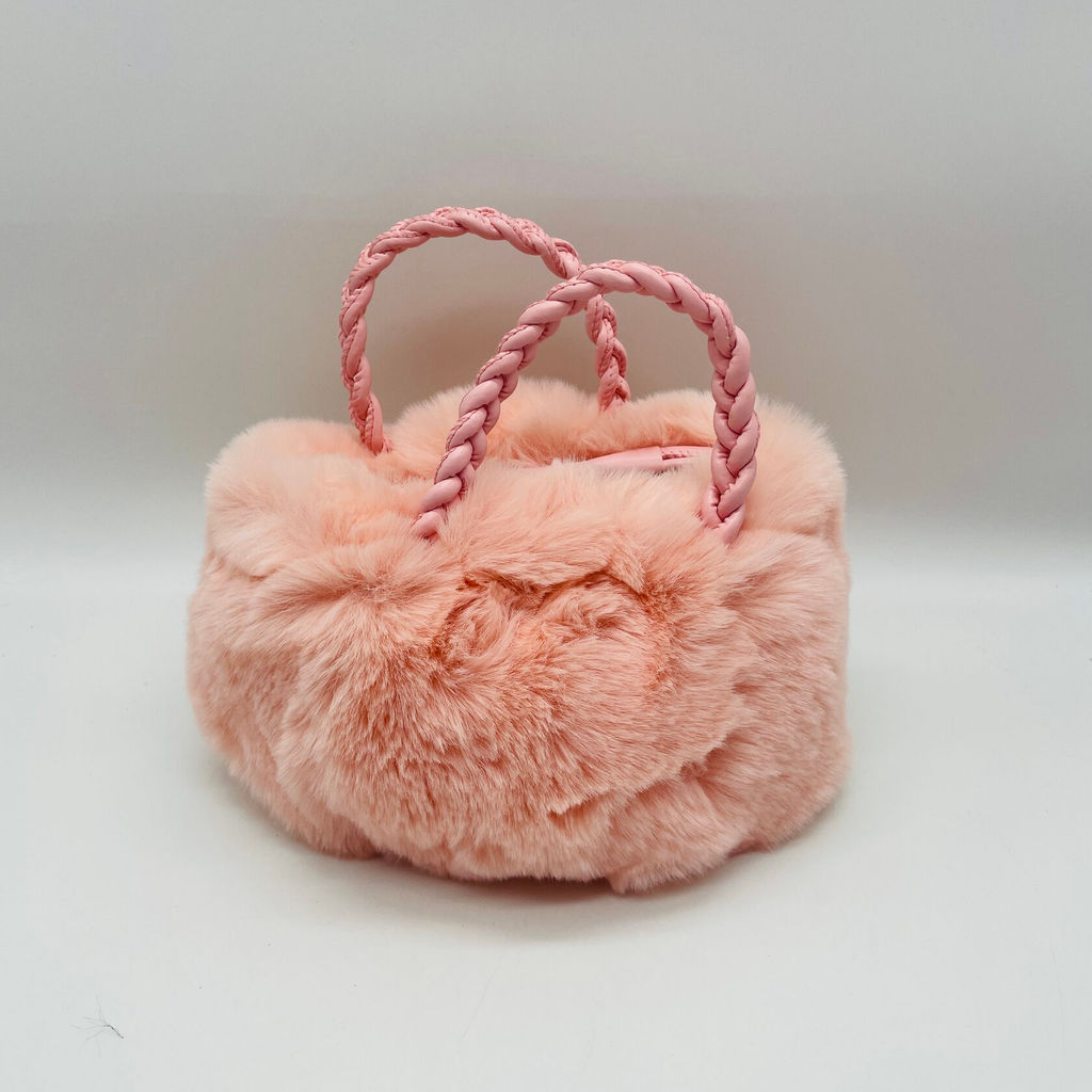 Сумка меховая Плетеные ручки 15 см - Storyland фото 6