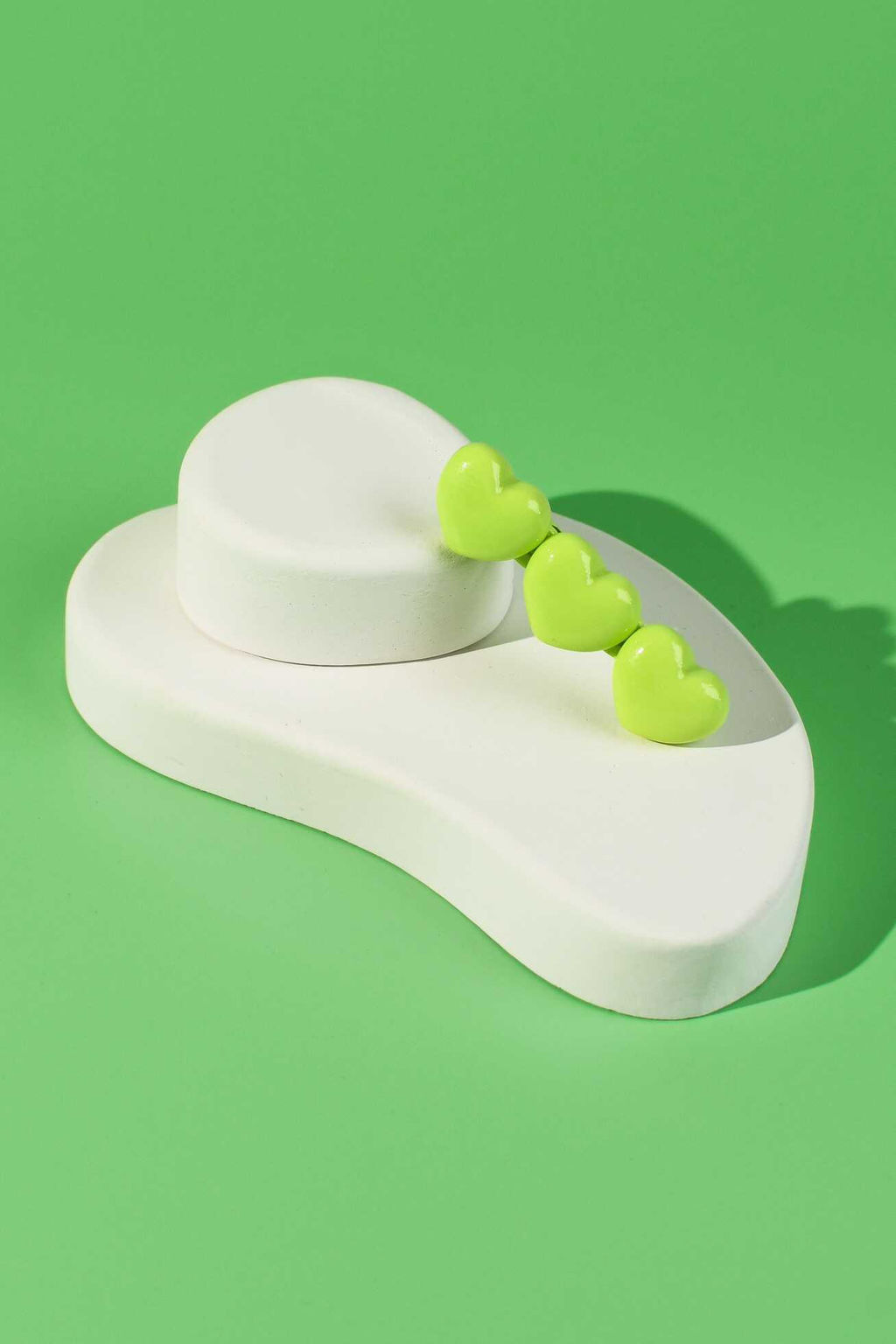 Заколка для волос зажим, арт. 71770 / 10 СЕРДЕЧКИ (в наборе: 1шт., 6,5 см, черный металл, полиэфирная смола, цвет: зелёный, подложка из мелованного картона + ПЭТ-пакет с европодвесом)